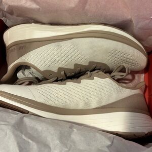 Lane-Eight Men’s Relay Trainer 8.5